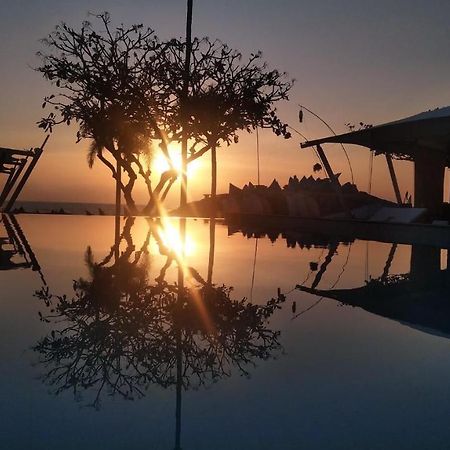 نادي شاطئ وفندق سبا ذا دينكي روك لاونج شاطئ لاماي المظهر الخارجي الصورة